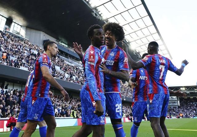 Crystal Palace beats Fulham 3-0 to advance to the FA Cup semifinals